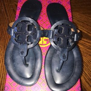 Tory Burch Miller thong Sandals. Sz 9. Navy Blue